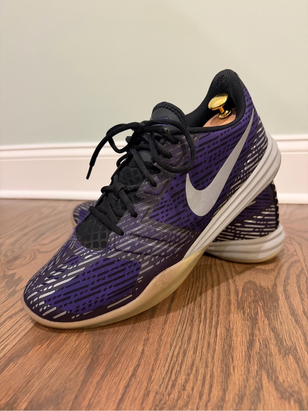 Kobe Bryant (Nike) Mentality Performance Basketball Shoes Men’s Size 12